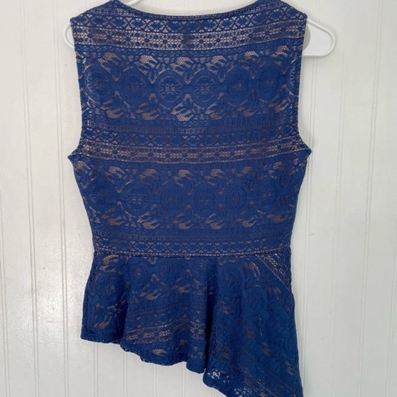 BCBGMAXAZARIA lace blouse - Small - Picture 8 of 10